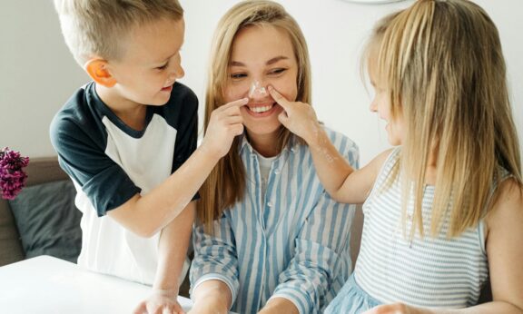 Zdjęcie do artykułu: Rodzicielstwo bez presji – jak odpuścić i nie zwariować